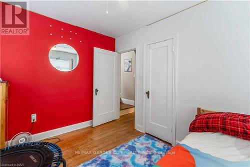 92 Currie Street, St. Catharines, ON - Indoor Photo Showing Bedroom