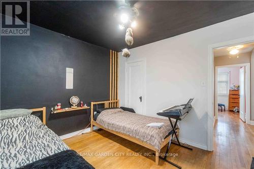 92 Currie Street, St. Catharines, ON - Indoor Photo Showing Bedroom