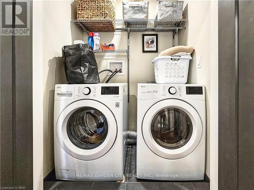 4652 Queensway Gardens, Niagara Falls, ON - Indoor Photo Showing Laundry Room