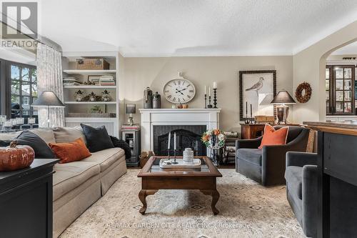 8 Ridgewood Road, St. Catharines, ON - Indoor Photo Showing Living Room With Fireplace