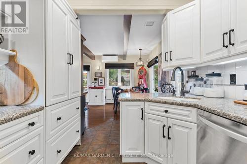 8 Ridgewood Road, St. Catharines, ON - Indoor Photo Showing Kitchen