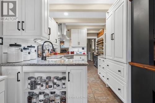 8 Ridgewood Road, St. Catharines, ON - Indoor Photo Showing Kitchen With Upgraded Kitchen