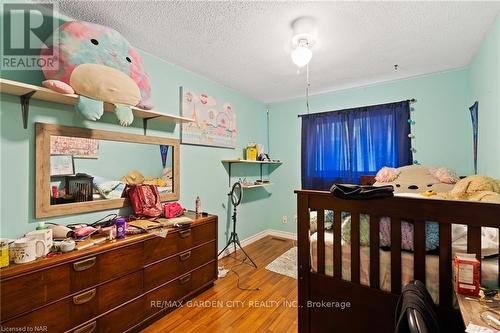 93 Silvan Drive, Welland, ON - Indoor Photo Showing Bedroom