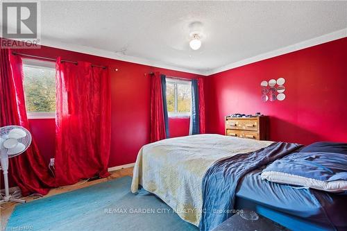 93 Silvan Drive, Welland, ON - Indoor Photo Showing Bedroom