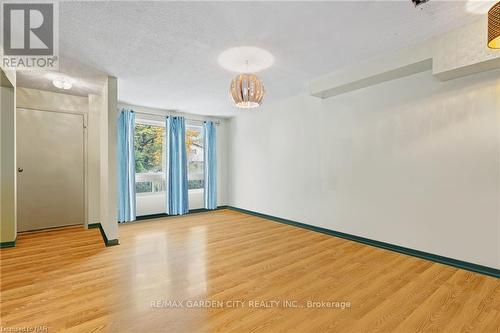 93 Silvan Drive, Welland, ON - Indoor Photo Showing Other Room