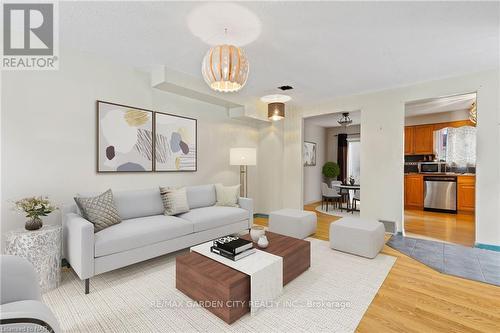 93 Silvan Drive, Welland, ON - Indoor Photo Showing Living Room