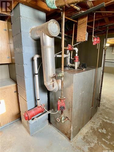 210 3Rd Street E, Carnduff, SK - Indoor Photo Showing Basement