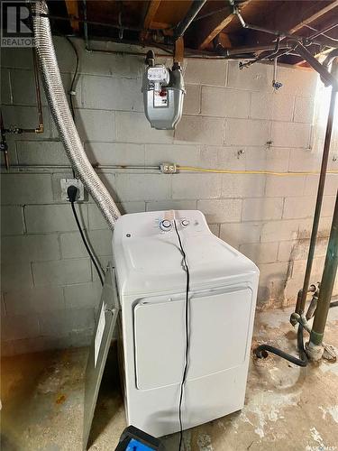 210 3Rd Street E, Carnduff, SK - Indoor Photo Showing Laundry Room