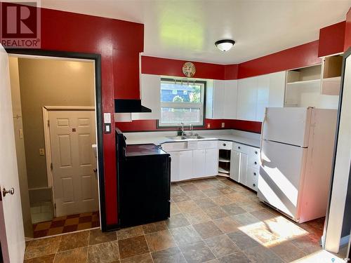 210 3Rd Street E, Carnduff, SK - Indoor Photo Showing Kitchen