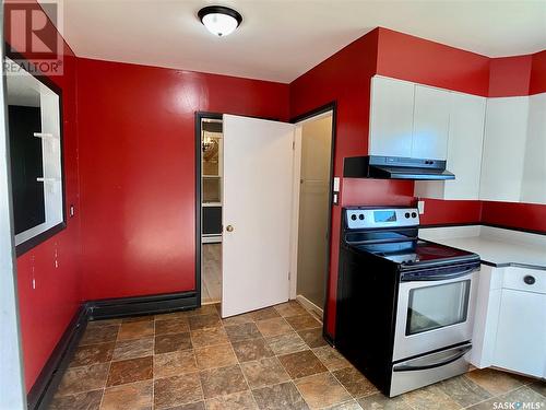 210 3Rd Street E, Carnduff, SK - Indoor Photo Showing Kitchen