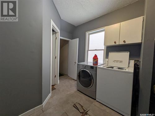 1925 Robinson Street, Regina, SK - Indoor Photo Showing Laundry Room