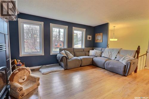 232 Otter Street, Air Ronge, SK - Indoor Photo Showing Living Room