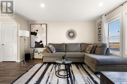 5620 Mckenna Road, Regina, SK - Indoor Photo Showing Living Room