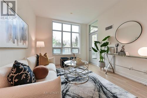 117 - 10 Bloorview Place, Toronto, ON - Indoor Photo Showing Living Room