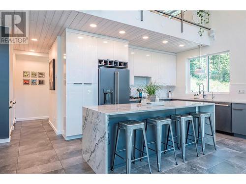 8735 Forsberg Road, Vernon, BC - Indoor Photo Showing Kitchen With Upgraded Kitchen