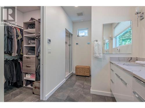 8735 Forsberg Road, Vernon, BC - Indoor Photo Showing Bathroom