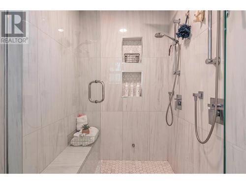 8735 Forsberg Road, Vernon, BC - Indoor Photo Showing Bathroom