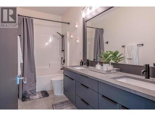 8735 Forsberg Road, Vernon, BC - Indoor Photo Showing Bathroom