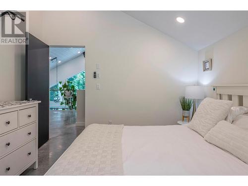 8735 Forsberg Road, Vernon, BC - Indoor Photo Showing Bedroom