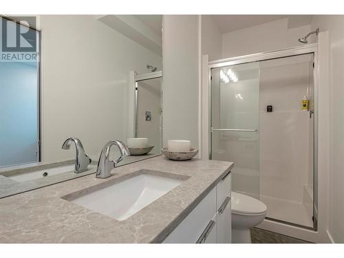 8735 Forsberg Road, Vernon, BC - Indoor Photo Showing Bathroom