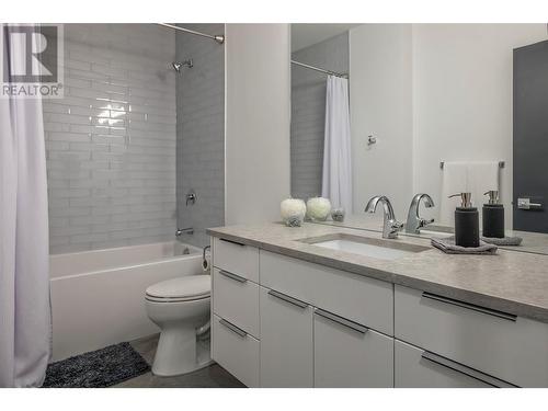 8735 Forsberg Road, Vernon, BC - Indoor Photo Showing Bathroom