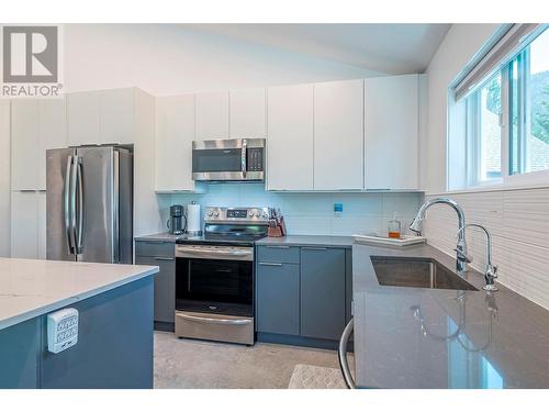 8735 Forsberg Road, Vernon, BC - Indoor Photo Showing Kitchen With Upgraded Kitchen