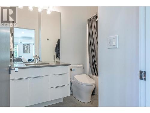 8735 Forsberg Road, Vernon, BC - Indoor Photo Showing Bathroom