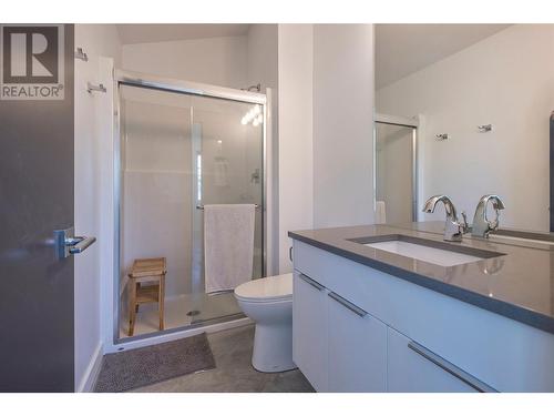 8735 Forsberg Road, Vernon, BC - Indoor Photo Showing Bathroom