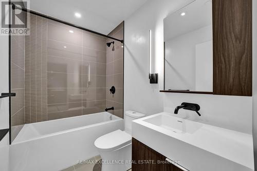 1304S - 127 Broadway Avenue, Toronto, ON - Indoor Photo Showing Bathroom