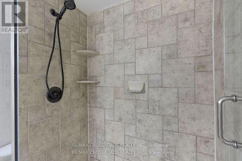 1442 Largo Crescent, Oshawa, ON - Indoor Photo Showing Bathroom