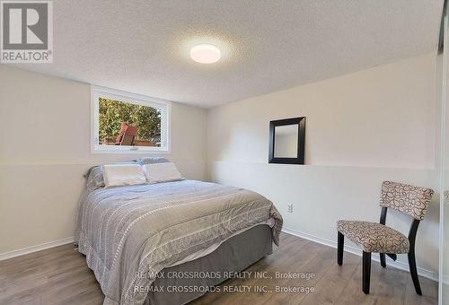 1442 Largo Crescent, Oshawa, ON - Indoor Photo Showing Bedroom