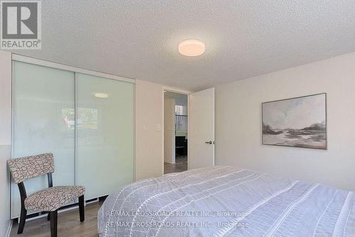 1442 Largo Crescent, Oshawa, ON - Indoor Photo Showing Bedroom