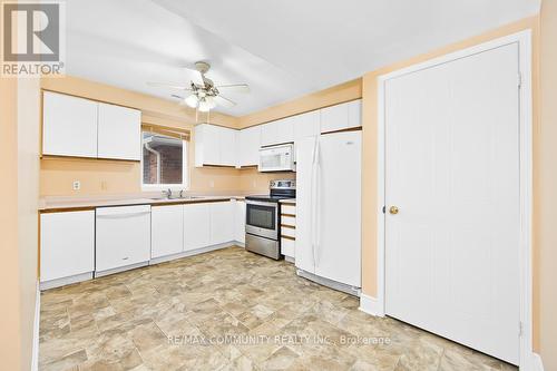 215 - 12421 Ninth Line, Whitchurch-Stouffville, ON - Indoor Photo Showing Kitchen