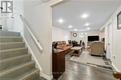 86 Leaside Drive, Welland, ON - Indoor Photo Showing Other Room