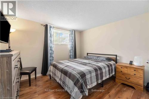 86 Leaside Drive, Welland, ON - Indoor Photo Showing Bedroom