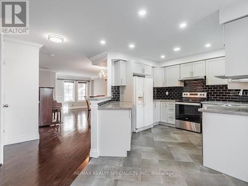 Main/2 - 105 Windward Crescent, Vaughan, ON - Indoor Photo Showing Kitchen