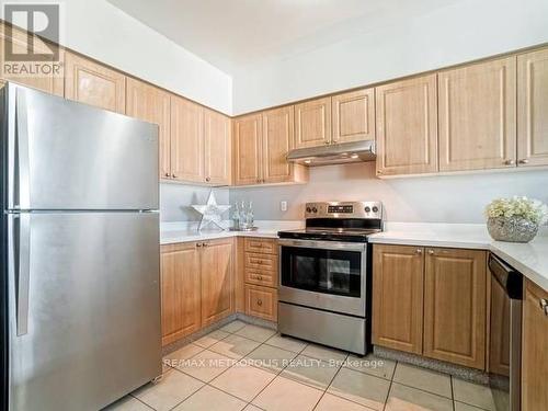 310 - 7340 Markham Road, Markham, ON - Indoor Photo Showing Kitchen