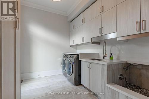 434 Smith Lane, Oakville, ON - Indoor Photo Showing Laundry Room