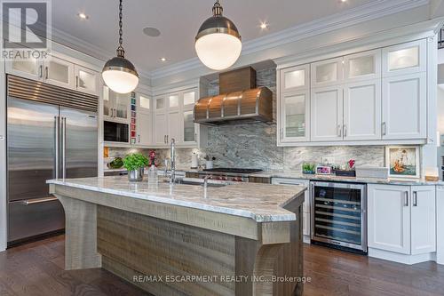 434 Smith Lane, Oakville, ON - Indoor Photo Showing Kitchen With Upgraded Kitchen