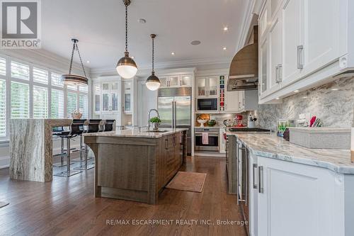 434 Smith Lane, Oakville, ON - Indoor Photo Showing Kitchen With Upgraded Kitchen