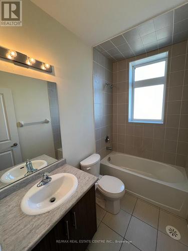 312- 32 - 10 Halliford Place, Brampton, ON - Indoor Photo Showing Bathroom