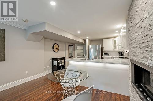 2185 Whitworth Drive, Oakville, ON - Indoor Photo Showing Kitchen