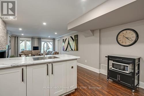 2185 Whitworth Drive, Oakville, ON - Indoor Photo Showing Kitchen