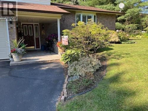 6 Derek Drive, Petawawa, ON - Outdoor