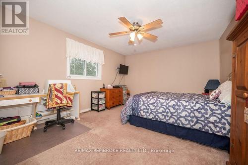 6 Derek Drive, Petawawa (520 - Petawawa), ON - Indoor Photo Showing Bedroom