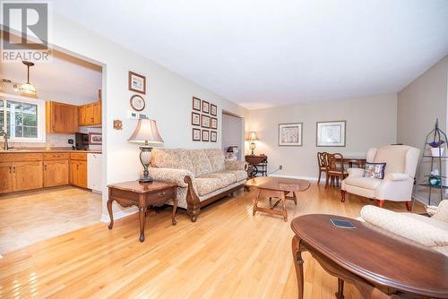 6 Derek Drive, Petawawa, ON - Indoor Photo Showing Living Room