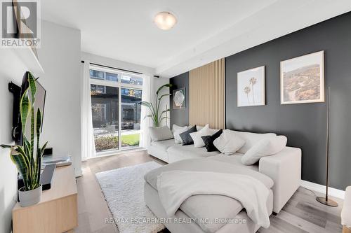 141 - 5055 Greenlane Road, Lincoln, ON - Indoor Photo Showing Bedroom