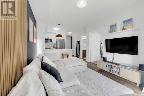 141 - 5055 Greenlane Road, Lincoln, ON - Indoor Photo Showing Living Room