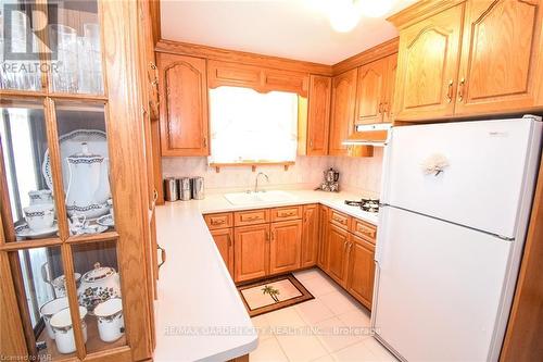 79 Kilgour Avenue, Welland, ON - Indoor Photo Showing Kitchen