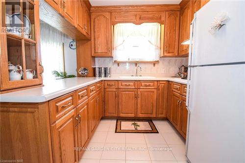 79 Kilgour Avenue, Welland, ON - Indoor Photo Showing Kitchen